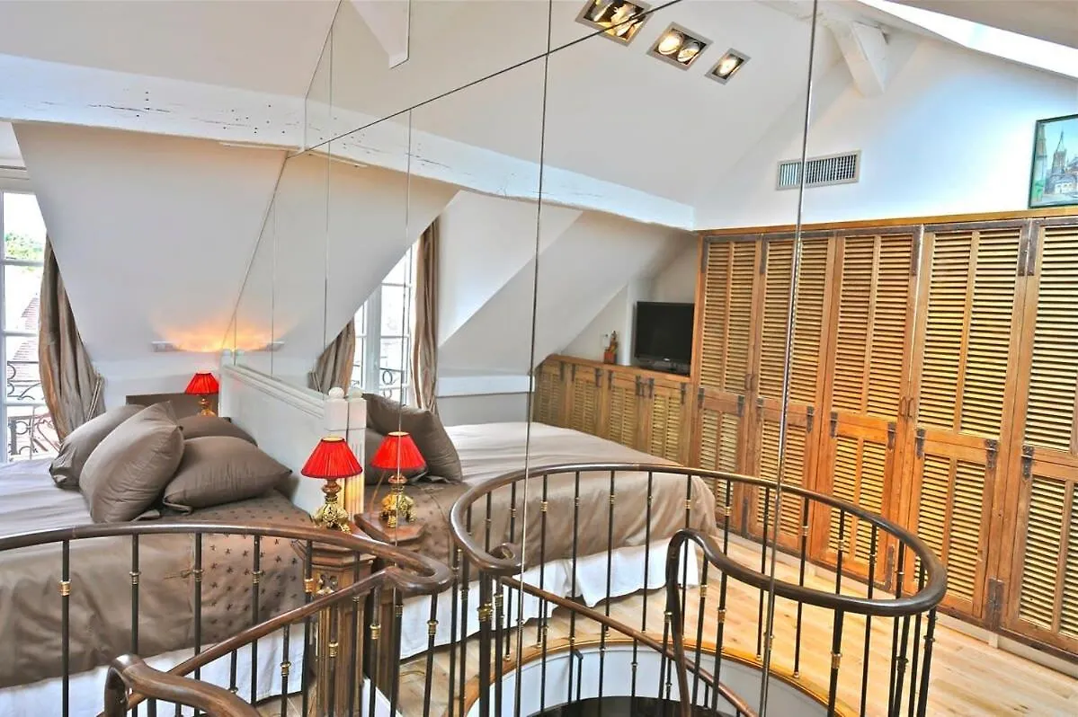 A Balcony On Notre Dame Apartment Paris