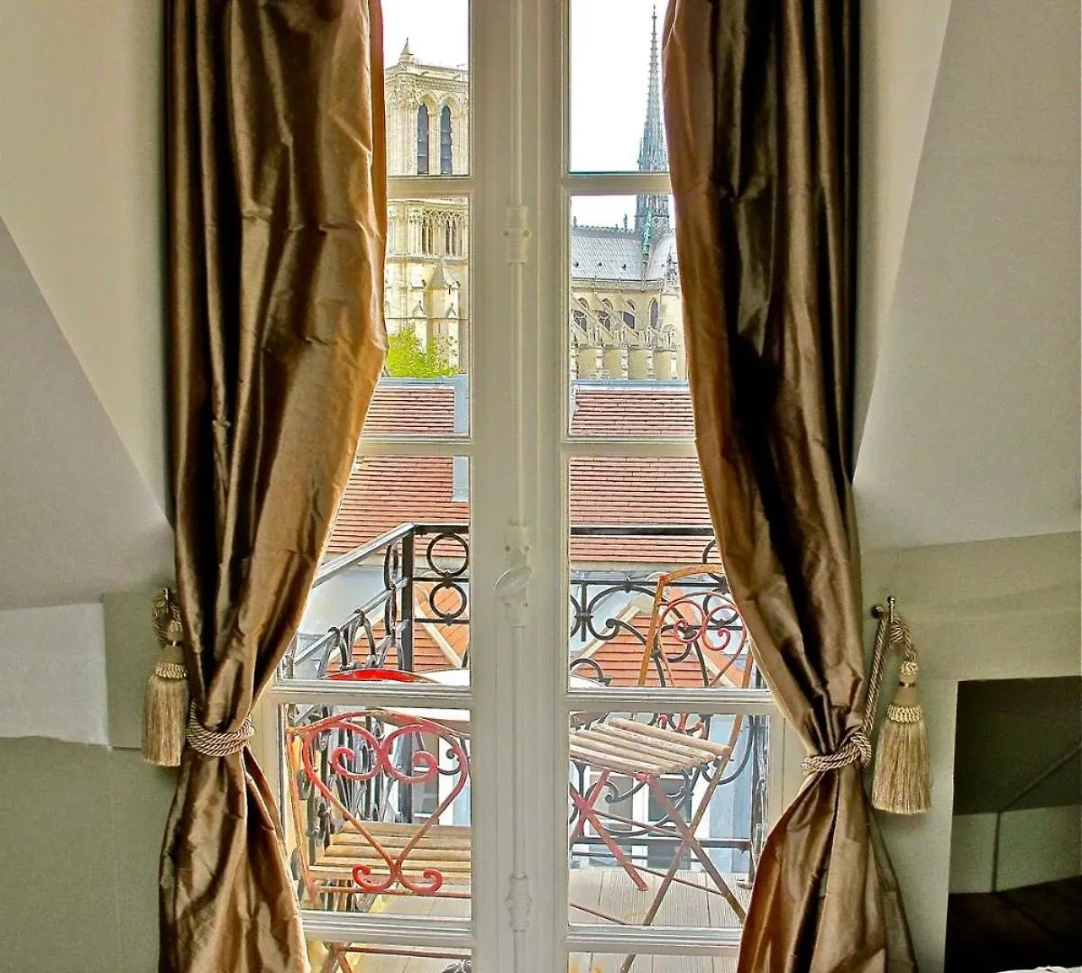 A Balcony On Notre Dame *